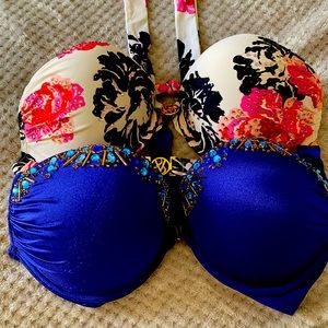 Bombshell Limited Edition Add 2 cup bikini top size 36D